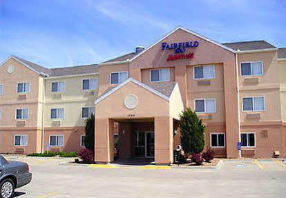 Baymont By Wyndham Salina Hotel Exterior foto